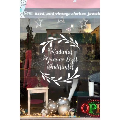 8 Mart Kadınlar Gününe Özel İndirimler Yazısı Cam Vitrin Sticker 60cm