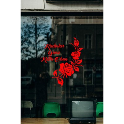 Zarif Güller ve 8 Mart Kadınlar Günü Kutlu Olsun Yazısı Cam Vitrin Stickerı 60cm