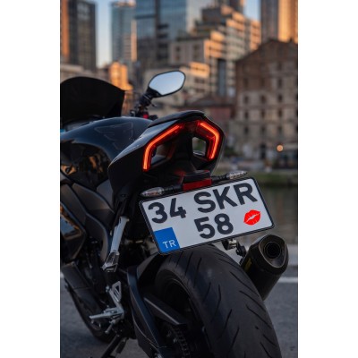 Öpücük Sticker - Dudak Sticker - Araba Motor Plaka Sticker 4,5x3cm