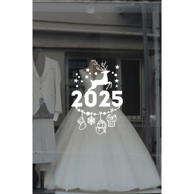 2025 Yazısının Üzerinde Geyik Altında Sevimli Hediye Paketleri Yılbaşı Süslemeleri