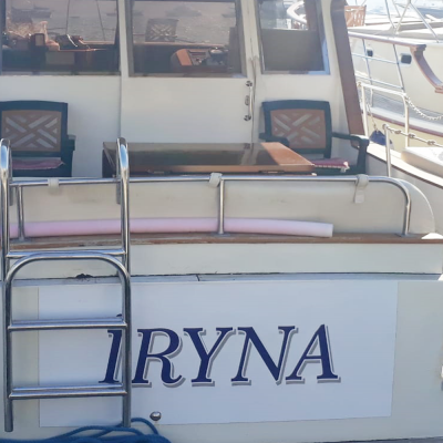 Tekneye Yat'a Özel IRIYA Çalışması Sticker Yapıştırma